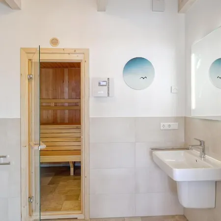 6 Bedroom Stunning In Casa vacanze *