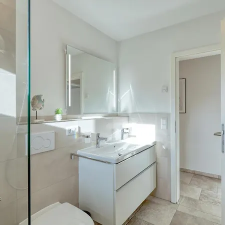 Holiday home 6 Bedroom Stunning In Dagebuell