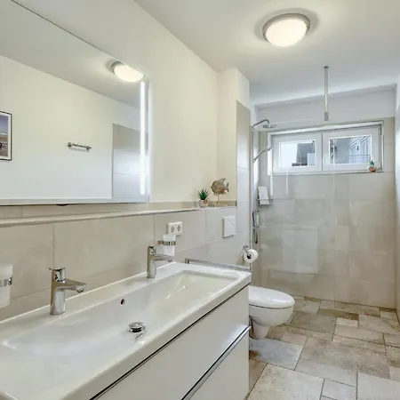 6 Bedroom Stunning In *