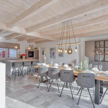 6 Bedroom Stunning In