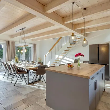 6 Bedroom Stunning In * Dagebuell