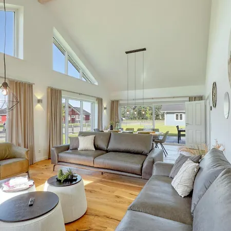 6 Bedroom Stunning In