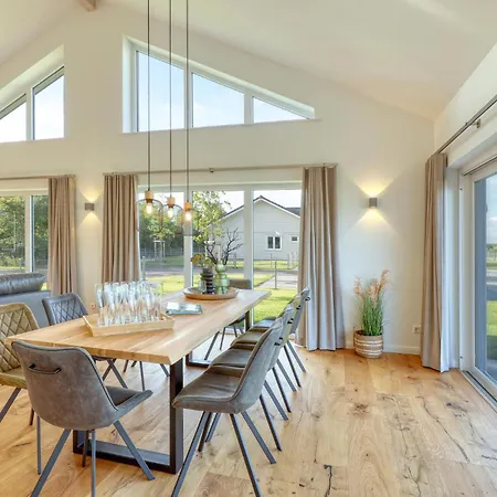 Holiday home 6 Bedroom Stunning In